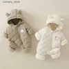 Jumpsuits Winter Pasgeboren kleding Babymeisjeskleding Verdikte baby-jumpsuit Warm baby-rompertje Katoenen jasje Romper Jongen-overall Peuterjas L240307