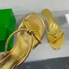 Sandali con nodo lampeggiante oro Designer Abito da donna intrecciato Ciabatte sexy Scarpe da sera per feste Scarpe con tacco medio da 5 cm Calzature 35-42 con scatola 10A