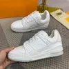 Buty Sneakers Designer dla mężczyzn Buty swobodne buty do biegania trener Buty zewnętrzne Trenery Bue Wysokiej jakości buty platformowe