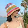 Nieuwe gekleurde gestreepte gebreide muts geschikt voor lente zomer zon emmer hoed meisjes zoete casual hoed strand vakantie strohoed 240307