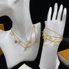 Designer Luv smycken Guld Fyra-löv Clover-armband Bröllopsfest Fyra-blåsstjärna med rostfritt stålarmband
