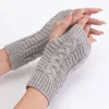 Fäustlinge Mode Kurze Geflecht Handschuhe Cloghet Arm Fingerlose Winter Fäustlinge Frauen Zubehör Drop Lieferung Mode Accessoires Hüte, Sca Dhksl