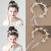 Hårtillbehör Elegant Bohemian Imiterade Pearl Crowns Girls Bridal Wedding Headband Floral Garland Romantiska kransar Blomma Vuxen