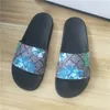 2024 Classics Summer Slippers Sandals Womens rubber Fashion Sandal Men Women g Blooms floral Slippers Flat shoes Slides Bee Designer Scuffs Size 36-45