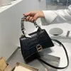 % 70 Fabrika Çıkışı Kapalı Küçük Çanta Kadın Altyapı Tek Çubuk Taş Desen Crossbody Tide Satışta