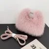 Sacs de soirée Sac à main en fourrure simulée Tempérament Furry 2024 Automne et hiver Peluche Aisselle Designer Luxe