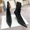 Chaussures habillées Personnalité Strappy Pointu Métal Sexy Creux Catwalk Vachette Sandales En Cuir Discothèque Femmes À Talons Hauts Nude Boot