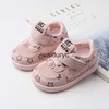 Athletic Outdoor Spring and Autumn New Baby Shoes Soft Sole Comfortable Easy to Wear Board Childrens Single Mesh Breathable Sports 2627H240307