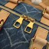 Duffle Bag Women's Keep All Bandoulier E 45 Denim Blue Double Zipping Stängningslå Namn Tagga denim foder Designer Counter Anpassningsbar gravering av namnbokstäver 10A