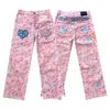 2023 Ny designkänsla tungt hantverk rosa kamouflage broderade jeans män gata hip hop unisex raka breda benbyxor