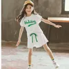 Conjuntos de roupas verão menina esportes conjunto bebê manga curta camisetas saia calças 2pc crianças na moda roupas meninas