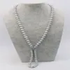 Handgeknüpfte Halskette, 8–9 mm, graue natürliche Süßwasserperle, Schmetterling, Mikroeinlage, Zirkonverschluss, Pulloverkette, 82 cm