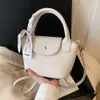 Bolso de mano francés para mujer Nuevo bolso Longxiang Bolso de un solo hombro Bolso pequeño de mano Cruz oblicua Moda para mujer Bolso de mujer popular versátil