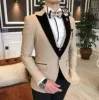 Garnitury Nowy swobodny garnitur dla mężczyzn Business Slim Groom Best Man Tuxedo ThreePiece Wedding Stroj