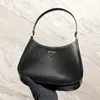 Cleo Triangle Purse Designer Femme Sac à main Sacs sous les aisselles Mode Luxe Argent Cuir Portefeuilles Bandoulière Sacs à bandoulière Fille Mans Fermeture magnétique Fourre-tout Pochette