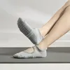 Носки для тренировок Miniso для пилатеса, носки для йоги, нескользящая профессиональная женская домашняя обувь, носки для бега, 240220