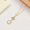 Luxury Women Letter Flowers Pendant Chain Necklace Classic Brand Designer Gold Silver Plated Titanium Steel Wedding Party Crystal Fashion Jewerlry Gift With Box