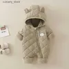 Jumpsuits Winter Pasgeboren kleding Babymeisjeskleding Verdikte baby-jumpsuit Warm baby-rompertje Katoenen jasje Romper Jongen-overall Peuterjas L240307