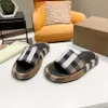 Pantofole firmate Sandali Slide Classic Fashion Summer Girls Pantofole da spiaggia Pantofole piatte morbide e comode in gomma