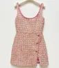 AW Aankomst Vrouwen Twee Stukken Sets Roze Kleur Tweed Ronde Hals Jas Slip Mini Jurk Met Pailletten En Diamanten 240223