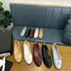 designer klänningskor platt båtsko våren och hösten kohud bokstav bow ballet dansskor mode kvinnor svart dam läder loafers storlek 35-42