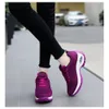 Novos homens mulheres sapatos caminhadas correndo sapatos planos sola macia moda roxo branco preto confortável esportes bloqueio de cor q67 gai usonline