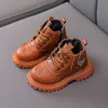 Sneakers 2021 herfst en winter nieuwe kinderschoenen jongens korte laarzen Britse leren laarzen meisjes enkele laarzen midden kinder Martin laarzen trendH240307