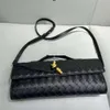 El çantası Crossbody Lady Bags Bottegs Venetass çanta Yeni Yatay Uzun Debriyaj Andiamo Kadın Baget Çanak Dokuma Ziyafet Tek Cowhide Omuz 1 Mui6