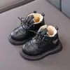 Sneakers 2021 herfst en winter nieuwe kinderschoenen jongens korte laarzen Britse leren laarzen meisjes enkele laarzen midden kinder Martin laarzen trendH240307