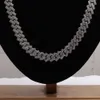 Las mejores joyas de corte redondo con diamantes de moissanita en oro blanco de 14 quilates de Hip Hop con una cadena cubana encantadora y de diseño con claridad Vvs