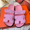 Sandales de mode en plein air sandales de créateurs diapositives pantoufles plage sandales plates classiques diapositives de luxe été dame tongs en cuir de qualité supérieure hommes femmes diapositives taille A10