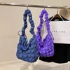 Bolsos de hombro para mujer, bandolera plisada a la moda, acolchado con nube, hilo bordado, gran capacidad, viaje, Camping