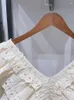 Blouses pour femmes col en v dos nu chemise broderie dentelle évider multicouche à volants femme Blouse 2024 été