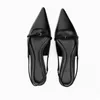 Sandales d'été à fond plat en cuir noir pour femmes, chaussures de Ballet à bout pointu, à talons bas, à la mode, pour la plage, 2024