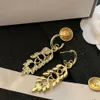 Stud 18K Gold Stamp Charm Earrings Luxury Designer Populära vintage stil smyckesdesign för kvinnor keltiska bröllopsfest tillbehör 2024 7r6u