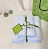 Nuovo set di asciugamani da bagno di design Asciugamani alla moda in velluto corallo Asciugamani per il viso Asciugamani di lusso unisex assorbenti per uomo e donna