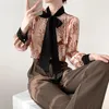 Camicette da donna 2024 Primavera Vintage Camicia stampata in seta Bowknot Donna Maniche lunghe Moda Pullover Camicetta