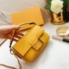 Luxurys Geldbeutel Designerin Frau Handtasche Baguette Bag Crossbody Mini Leder -Tasche Pochette sogar Clutch geprägte Tasche Damen Herren Kettenschützer Klassiker Klassiker Klassiker Taschen