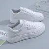 Vendita all'ingrosso nuove scarpe casual da donna da uomo primavera autunno stagioni versatile piattaforma ventilata bianco Athleisure mocassini sportivi scarpe da ginnastica sneakers da donna taglia 36-40