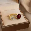 Clusterringen Franse elegante mode-sieraden 14K vergulde rode edelsteen Zirkoon Open ring Dagelijkse accessoires voor dames