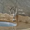 Badezimmer-Waschtischarmaturen Vidric Luxus-Wasserhahn mit doppelten quadratischen Griffen, Deckmontage, gebürstetes Nickel, Schwanenwaschbecken-Mischbatterien