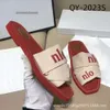 Women Slipper Designer Sandal Wearing Chlloe Woody Sandals 2024 Slip Roman Style Summer Flat Woven Thick Sole Casual Bottom for Cross L8sn