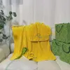 Ensemble de serviettes de bain de luxe avec broderie d'abeille multicolore, serviette de bain pour dortoir et serviette de plage à séchage rapide, serviette colorée avec sac cadeau