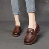 Casual schoenen 2024 Zachte koeienhuid platte loafers voor dames Echt leer Comfortabele eenvoudige metalen gespversiering