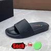 Geprägte Pool Slide Designer Hausschuhe Claquette Gummi Flats Triple Schwarz Weiß Rot Mode Herren Damen Sommer Trend Casual Sliders Strandschuhe Sandalen