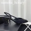 Klänningskor klassiska sandaler modedesigner Slingback äkta läderskor mångsidiga kvinnors bröllop sommar chunky tjocka klackar runda huvudskivor klackskor