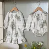 Macacões 2023 Outono Coreano Recém-nascido Criança Meninas Roupas Floral Infantil Smocked Ruffle Romper + Vestidos Verão Crianças Férias Look L240307