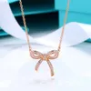 디자이너 Tiffanyco Necklace T 가족 동일한 풀 다이아몬드 활 목걸이 여성 INS 멋진 스타일 간단한 패션 쇄골 목걸이 펜던트 스트레이트