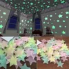 Muurstickers 50 stuks 3D Sterren Glow In The Dark Lichtgevend Fluorescerend Voor Kinderen Babykamer Slaapkamer Plafond Thuis Decor6534835