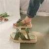 Top -Internet Coole Pantoffeln für Frauen Sommer Sandal Fashion Zwei tragen Schwammkuchen Dicke Solted Beachschuhe Flip Flop Sandles Heels 240228